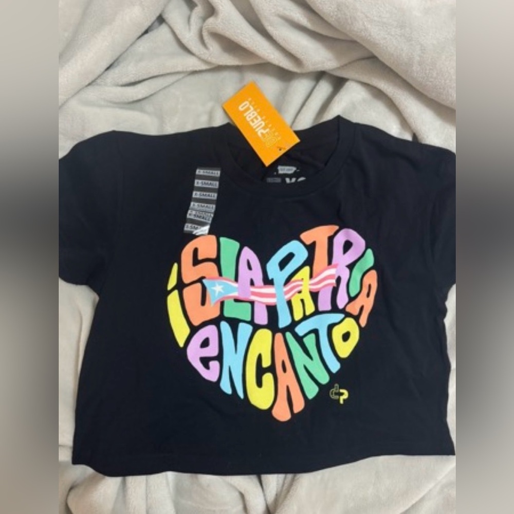 Puerto Rico "Isla Patria Encanto" Crop
Top Tee